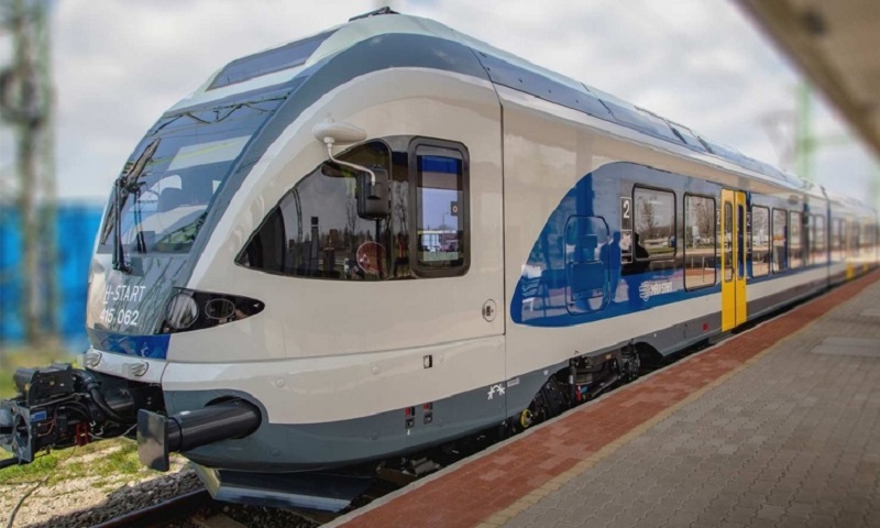 MÁV-Volán: áprilisban díjmentesen utazhatnak az alsósok